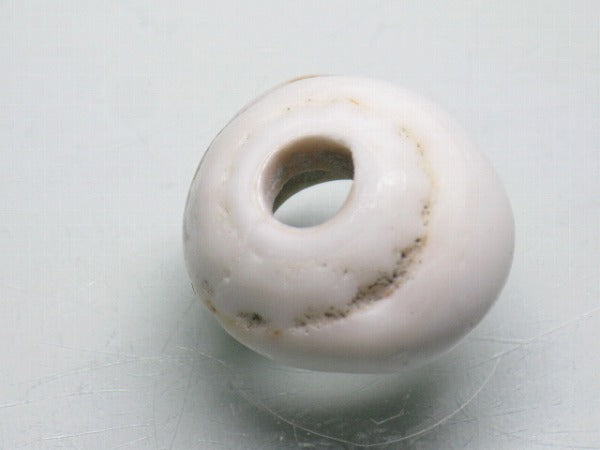 TOKO-BEADS AB189-50 Puka shell 17.5mm AB189-50 プカシェル 17.5mm Asian bead & African bead  Handmade,Lampeork,bead,asia,india,ethnic,parts,accessory,beads とんぼ玉,ビーズ,トンボ玉,アジア,インド,エスニック,手作り,パーツ,アクセサリー