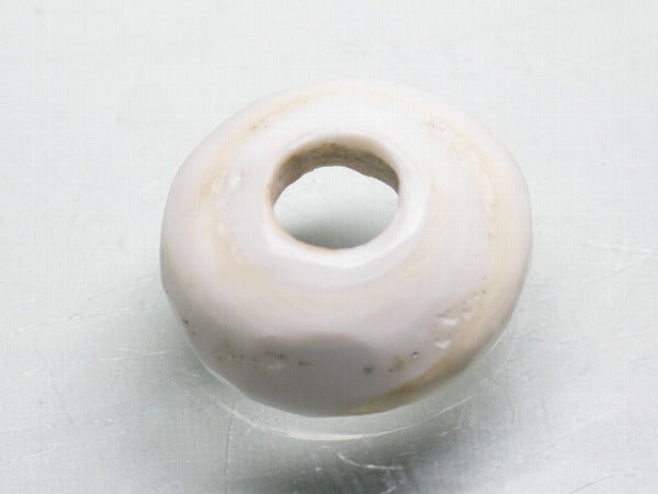 TOKO-BEADS AB189-60 Puka shell 17mm AB189-60 プカシェル 17mm Asian bead & African bead  Handmade,Lampeork,bead,asia,india,ethnic,parts,accessory,beads とんぼ玉,ビーズ,トンボ玉,アジア,インド,エスニック,手作り,パーツ,アクセサリー