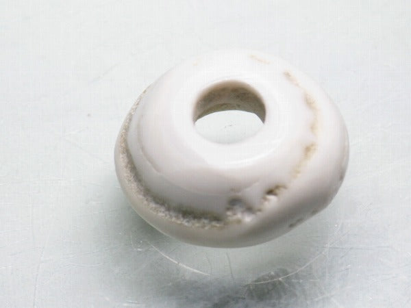 TOKO-BEADS AB189-62 Puka shell 17.5mm AB189-62 プカシェル 17.5mm Asian bead & African bead  Handmade,Lampeork,bead,asia,india,ethnic,parts,accessory,beads とんぼ玉,ビーズ,トンボ玉,アジア,インド,エスニック,手作り,パーツ,アクセサリー