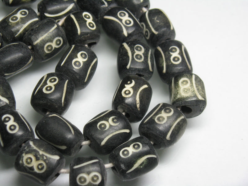 TOKO-BEADS AB193-06N Bone bead (strand) 12~13mm AB193-06N 大粒ボーンビーズ（連） 12~13mm Asian bead & African bead  Handmade,Lampeork,bead,asia,india,ethnic,parts,accessory,beads とんぼ玉,ビーズ,トンボ玉,アジア,インド,エスニック,手作り,パーツ,アクセサリー