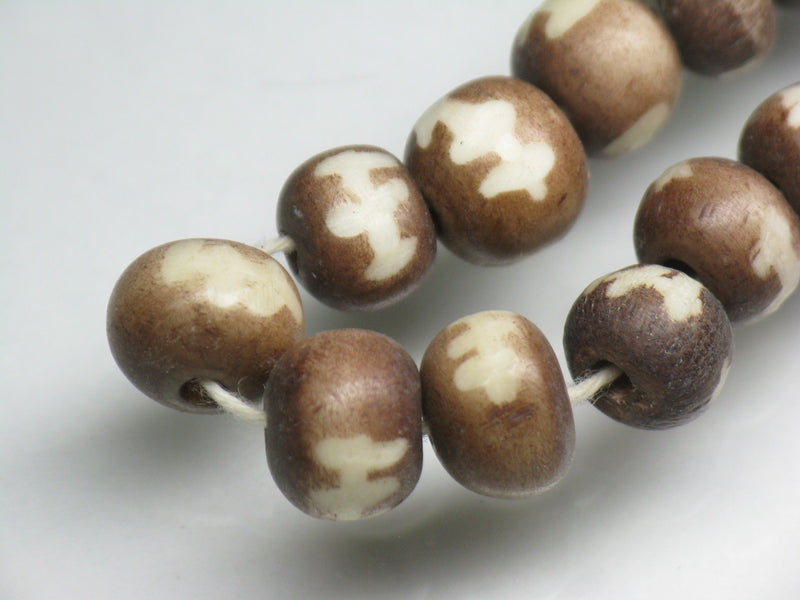 TOKO-BEADS AB195N-01 Bone bead (strand) 8~9mm AB195N-01 ボーンビーズ（連） 8~9mm Asian bead & African bead  Handmade,Lampeork,bead,asia,india,ethnic,parts,accessory,beads とんぼ玉,ビーズ,トンボ玉,アジア,インド,エスニック,手作り,パーツ,アクセサリー