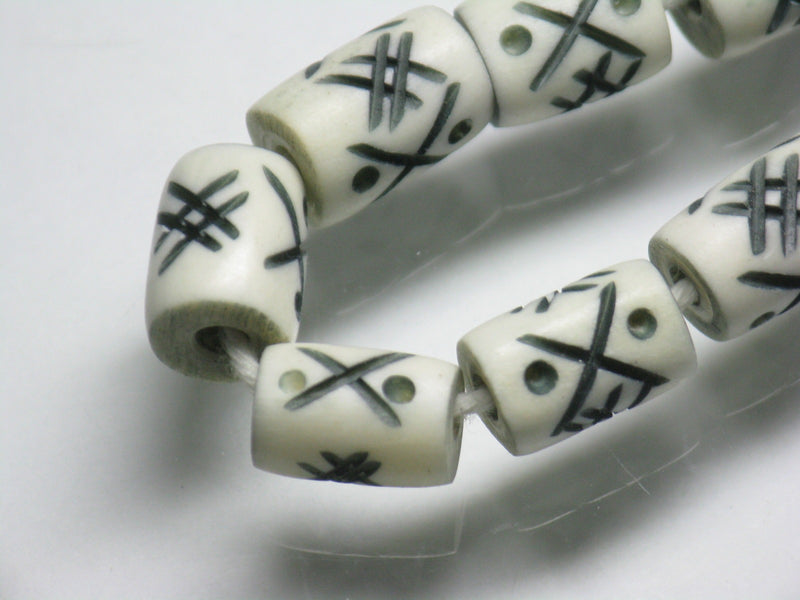 TOKO-BEADS AB195-13N Bone bead (strand) 6~8mm AB195-13N ボーンビーズ（連） 6~8mm Asian bead & African bead  Handmade,Lampeork,bead,asia,india,ethnic,parts,accessory,beads とんぼ玉,ビーズ,トンボ玉,アジア,インド,エスニック,手作り,パーツ,アクセサリー