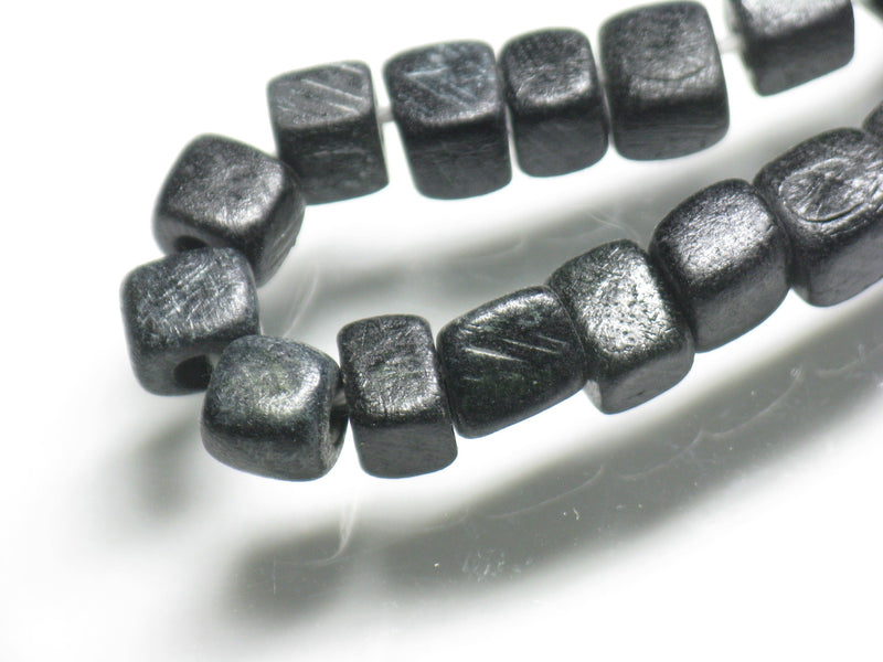 TOKO-BEADS AB195-47N Bone bead (strand) 5~6mm AB195-47N ボーンビーズ（連） 5~6mm Asian bead & African bead  Handmade,Lampeork,bead,asia,india,ethnic,parts,accessory,beads とんぼ玉,ビーズ,トンボ玉,アジア,インド,エスニック,手作り,パーツ,アクセサリー