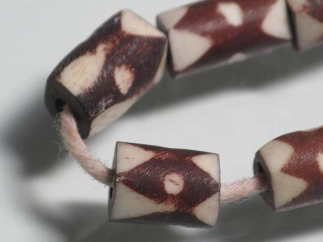 TOKO-BEADS AB198-02N Bone bead (strand) 4.5~5.5mm AB198-02N ボーンビーズ（連） 4.5~5.5mm Asian bead & African bead  Handmade,Lampeork,bead,asia,india,ethnic,parts,accessory,beads とんぼ玉,ビーズ,トンボ玉,アジア,インド,エスニック,手作り,パーツ,アクセサリー
