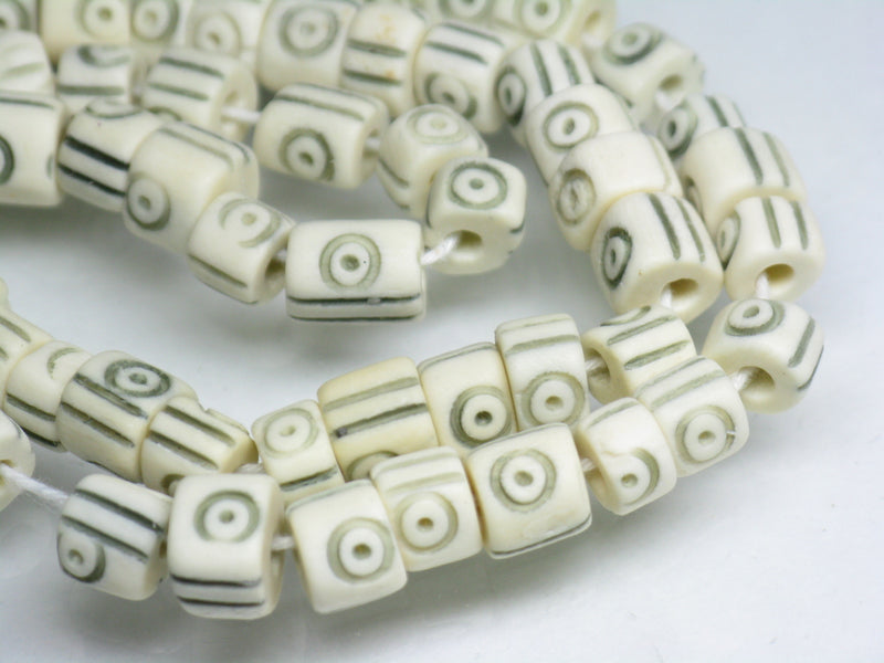 | TOKO-BEADS |AB199N-11 ボーンビーズ（連） 5~7mmとんぼ玉,ビーズ,トンボ玉,アジア,インド,エスニック,手作り,パーツ,アクセサリー