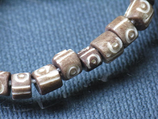 TOKO-BEADS AB199-12N Bone bead (strand) 5~6mm AB199-12N ボーンビーズ（連） 5~6mm Asian bead & African bead  Handmade,Lampeork,bead,asia,india,ethnic,parts,accessory,beads とんぼ玉,ビーズ,トンボ玉,アジア,インド,エスニック,手作り,パーツ,アクセサリー