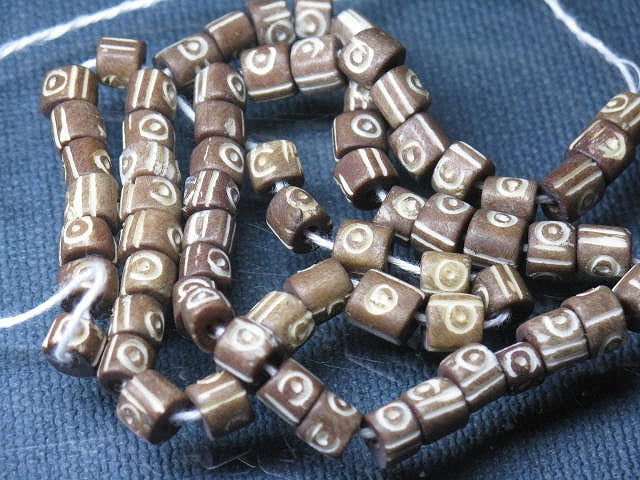 TOKO-BEADS AB199-12N Bone bead (strand) 5~6mm AB199-12N ボーンビーズ（連） 5~6mm Asian bead & African bead  Handmade,Lampeork,bead,asia,india,ethnic,parts,accessory,beads とんぼ玉,ビーズ,トンボ玉,アジア,インド,エスニック,手作り,パーツ,アクセサリー