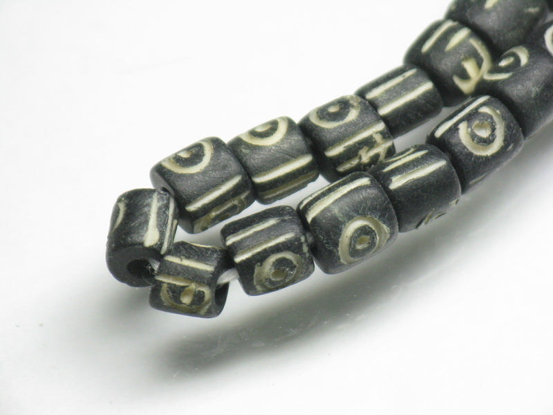 TOKO-BEADS AB199-13N Bone bead (strand) 5~6mm AB199-13N ボーンビーズ（連） 5~6mm Asian bead & African bead  Handmade,Lampeork,bead,asia,india,ethnic,parts,accessory,beads とんぼ玉,ビーズ,トンボ玉,アジア,インド,エスニック,手作り,パーツ,アクセサリー