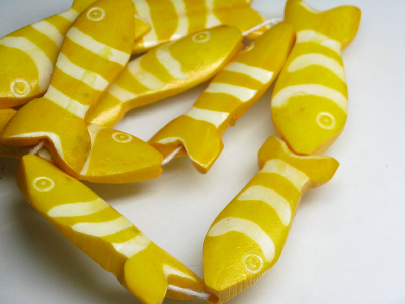 TOKO-BEADS AB200-08N Bone bead (Fish) (strand) 13~17mm AB200-08N ボーンビーズ（魚）（連） 13~17mm Asian bead & African bead  Handmade,Lampeork,bead,asia,india,ethnic,parts,accessory,beads とんぼ玉,ビーズ,トンボ玉,アジア,インド,エスニック,手作り,パーツ,アクセサリー