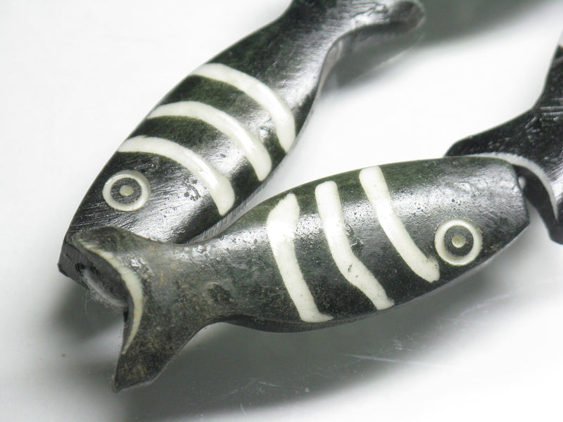 TOKO-BEADS AB200-23N Bone bead (Fish) (strand) 14~17mm AB200-23N ボーンビーズ（魚）（連） 14~17mm Asian bead & African bead  Handmade,Lampeork,bead,asia,india,ethnic,parts,accessory,beads とんぼ玉,ビーズ,トンボ玉,アジア,インド,エスニック,手作り,パーツ,アクセサリー