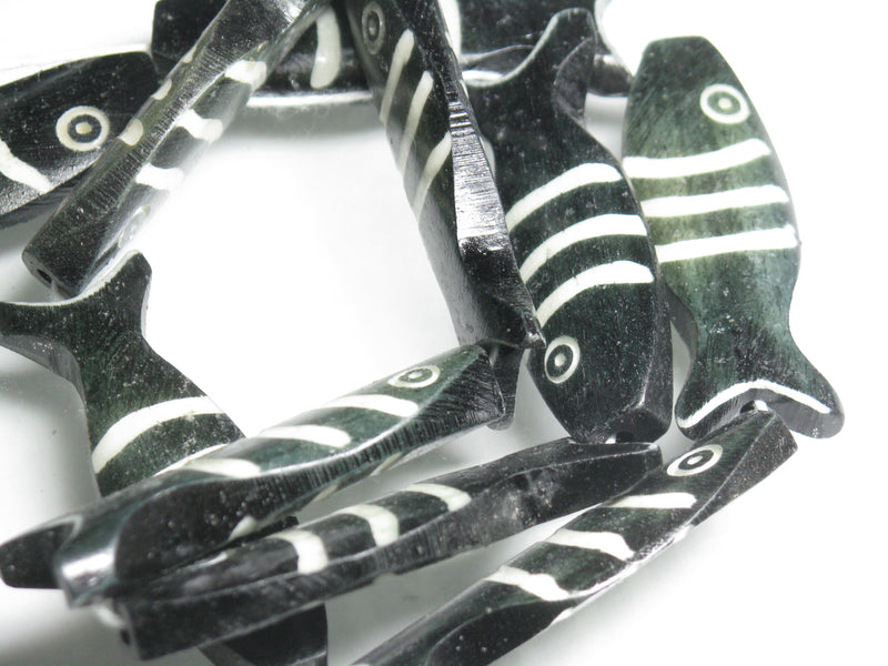 TOKO-BEADS AB200-23N Bone bead (Fish) (strand) 14~17mm AB200-23N ボーンビーズ（魚）（連） 14~17mm Asian bead & African bead  Handmade,Lampeork,bead,asia,india,ethnic,parts,accessory,beads とんぼ玉,ビーズ,トンボ玉,アジア,インド,エスニック,手作り,パーツ,アクセサリー