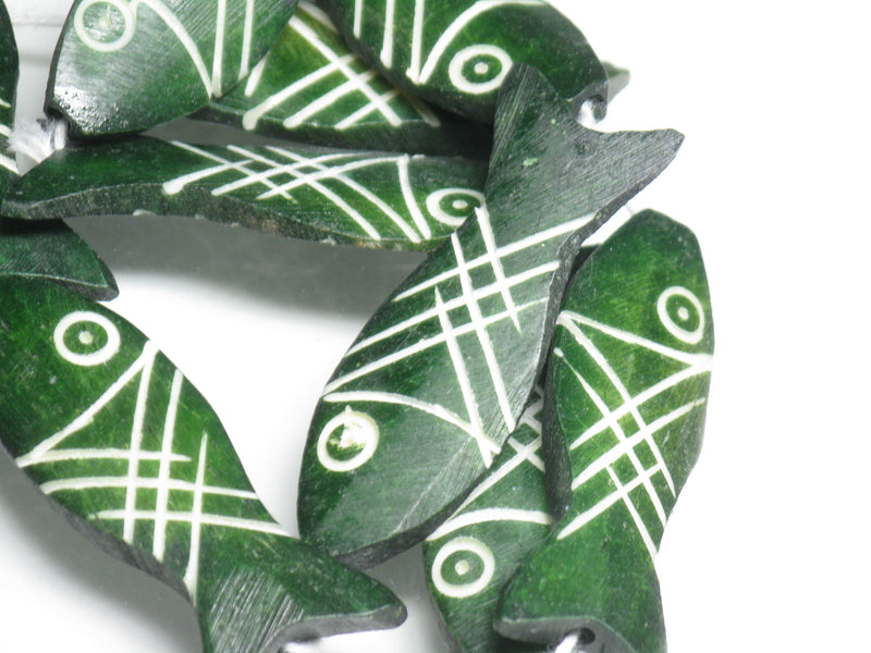 TOKO-BEADS AB200-37N Bone bead (Fish) (strand) 13~17mm AB200-37N ボーンビーズ（魚）（連） 13~17mm Asian bead & African bead  Handmade,Lampeork,bead,asia,india,ethnic,parts,accessory,beads とんぼ玉,ビーズ,トンボ玉,アジア,インド,エスニック,手作り,パーツ,アクセサリー