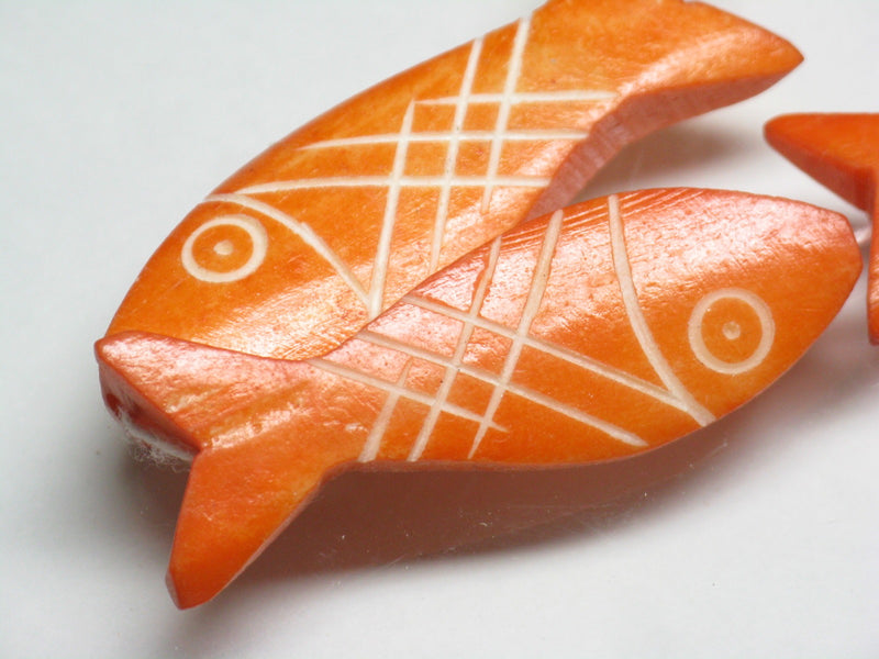 TOKO-BEADS AB200-40N Bone bead (Fish) (strand) 13~17mm AB200-40N ボーンビーズ（魚）（連） 13~17mm Asian bead & African bead  Handmade,Lampeork,bead,asia,india,ethnic,parts,accessory,beads とんぼ玉,ビーズ,トンボ玉,アジア,インド,エスニック,手作り,パーツ,アクセサリー