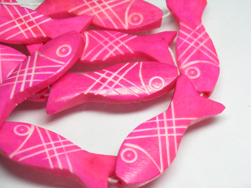 TOKO-BEADS AB200-41N Bone bead (Fish) (strand) 13~17mm AB200-41N ボーンビーズ（魚）（連） 13~17mm Asian bead & African bead  Handmade,Lampeork,bead,asia,india,ethnic,parts,accessory,beads とんぼ玉,ビーズ,トンボ玉,アジア,インド,エスニック,手作り,パーツ,アクセサリー
