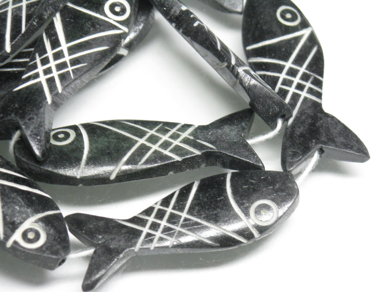 TOKO-BEADS AB200-46N Bone bead (Fish) (strand) 13~17mm AB200-46N ボーンビーズ（魚）（連） 13~17mm Asian bead & African bead  Handmade,Lampeork,bead,asia,india,ethnic,parts,accessory,beads とんぼ玉,ビーズ,トンボ玉,アジア,インド,エスニック,手作り,パーツ,アクセサリー
