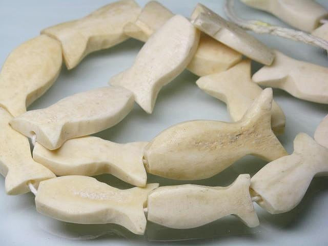 TOKO-BEADS AB200-61N Bone bead (Fish) (strand) 12~14mm AB200-61N ボーンビーズ（魚）（連） 12~14mm Asian bead & African bead  Handmade,Lampeork,bead,asia,india,ethnic,parts,accessory,beads とんぼ玉,ビーズ,トンボ玉,アジア,インド,エスニック,手作り,パーツ,アクセサリー