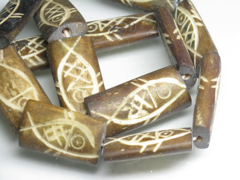 TOKO-BEADS AB200-83N Bone bead (Fish) (strand) 11~14.5mm AB200-83N ボーンビーズ（魚）（連） 11~14.5mm Asian bead & African bead  Handmade,Lampeork,bead,asia,india,ethnic,parts,accessory,beads とんぼ玉,ビーズ,トンボ玉,アジア,インド,エスニック,手作り,パーツ,アクセサリー