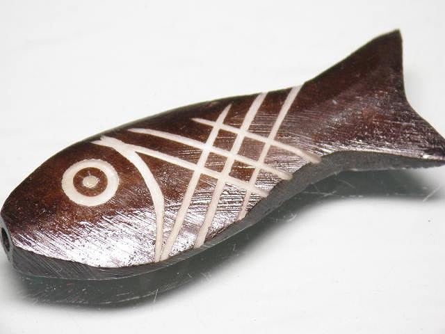 TOKO-BEADS AB200-44S Bone bead (Fish) 13~17mm AB200-44S ボーンビーズ（魚） 13~17mm Asian bead & African bead  Handmade,Lampeork,bead,asia,india,ethnic,parts,accessory,beads とんぼ玉,ビーズ,トンボ玉,アジア,インド,エスニック,手作り,パーツ,アクセサリー