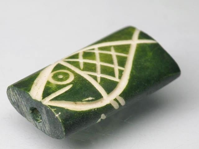 TOKO-BEADS AB200-82S Bone bead (Fish) 13.5~14.5mm AB200-82S ボーンビーズ（魚） 13.5~14.5mm Asian bead & African bead  Handmade,Lampeork,bead,asia,india,ethnic,parts,accessory,beads とんぼ玉,ビーズ,トンボ玉,アジア,インド,エスニック,手作り,パーツ,アクセサリー