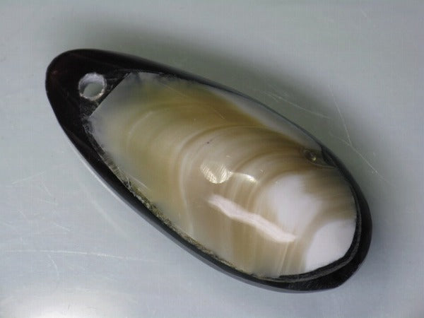 TOKO-BEADS AB303-06 Shell Charm 33mm AB303-06 アコヤ貝チャーム 33mm Asian bead & African bead  Handmade,Lampeork,bead,asia,india,ethnic,parts,accessory,beads とんぼ玉,ビーズ,トンボ玉,アジア,インド,エスニック,手作り,パーツ,アクセサリー