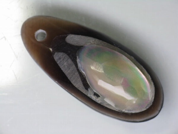 TOKO-BEADS AB303-19 Shell Charm 33mm AB303-19 アコヤ貝チャーム 33mm Asian bead & African bead  Handmade,Lampeork,bead,asia,india,ethnic,parts,accessory,beads とんぼ玉,ビーズ,トンボ玉,アジア,インド,エスニック,手作り,パーツ,アクセサリー