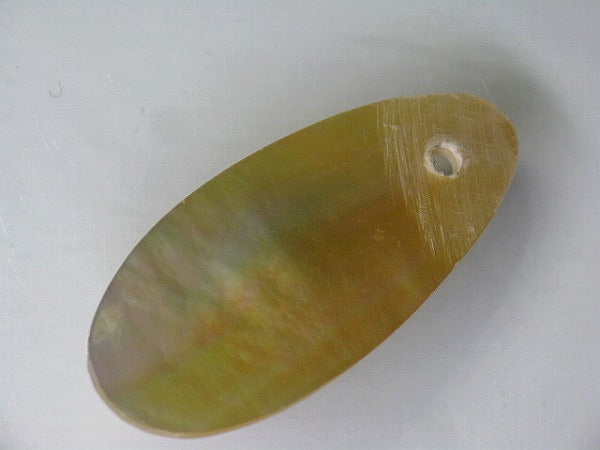 TOKO-BEADS AB303-25 Shell Charm 33mm AB303-25 アコヤ貝チャーム 33mm Asian bead & African bead  Handmade,Lampeork,bead,asia,india,ethnic,parts,accessory,beads とんぼ玉,ビーズ,トンボ玉,アジア,インド,エスニック,手作り,パーツ,アクセサリー
