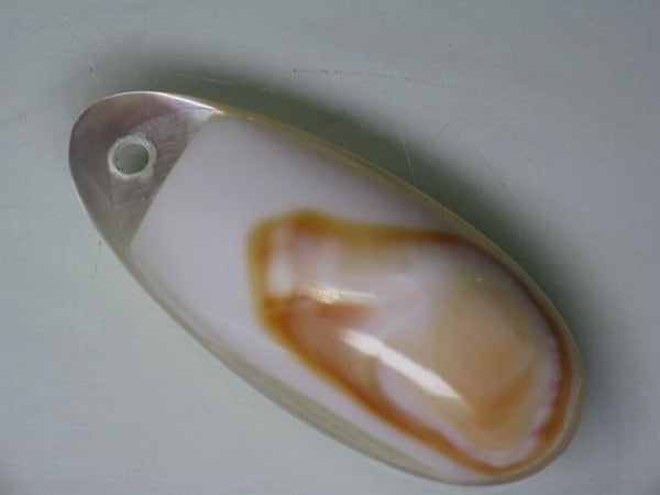 TOKO-BEADS AB303-34 Shell Charm 33mm AB303-34 アコヤ貝チャーム 33mm Asian bead & African bead  Handmade,Lampeork,bead,asia,india,ethnic,parts,accessory,beads とんぼ玉,ビーズ,トンボ玉,アジア,インド,エスニック,手作り,パーツ,アクセサリー
