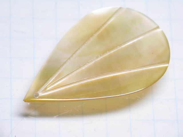 TOKO-BEADS AB307-22 Shell Charm 34mm AB307-22 シェルチャーム 34mm Asian bead & African bead  Handmade,Lampeork,bead,asia,india,ethnic,parts,accessory,beads とんぼ玉,ビーズ,トンボ玉,アジア,インド,エスニック,手作り,パーツ,アクセサリー