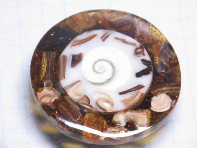 TOKO-BEADS AB307-25 Shell Charm 31mm AB307-25 シェルチャーム 31mm Asian bead & African bead  Handmade,Lampeork,bead,asia,india,ethnic,parts,accessory,beads とんぼ玉,ビーズ,トンボ玉,アジア,インド,エスニック,手作り,パーツ,アクセサリー