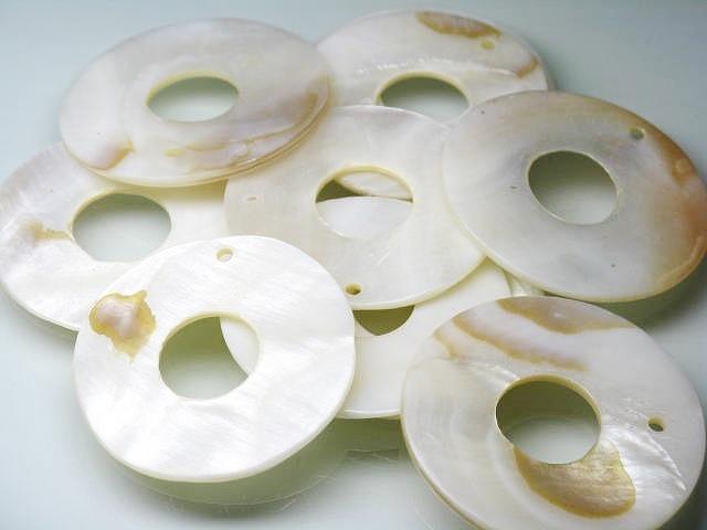 TOKO-BEADS AB307-33 Shell Charm 38mm AB307-33 シェルチャーム 38mm Asian bead & African bead  Handmade,Lampeork,bead,asia,india,ethnic,parts,accessory,beads とんぼ玉,ビーズ,トンボ玉,アジア,インド,エスニック,手作り,パーツ,アクセサリー