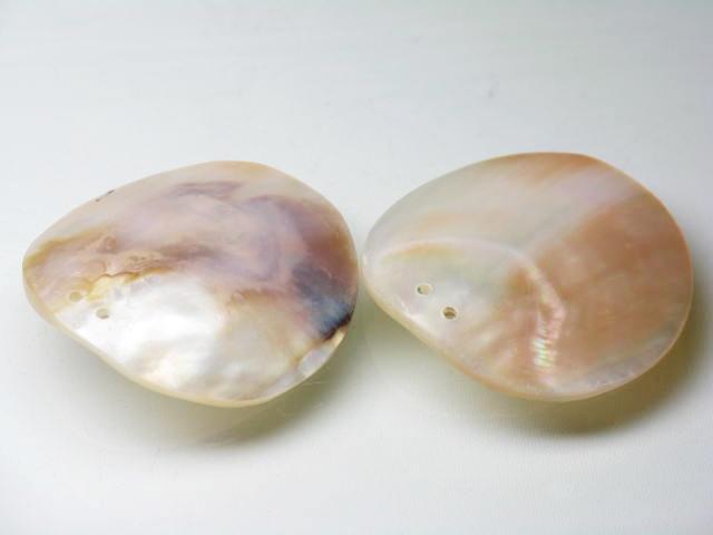 TOKO-BEADS AB307-35 Shell Charm (2pcs) 34mm AB307-35 シェルチャーム2個セット 34mm Asian bead & African bead  Handmade,Lampeork,bead,asia,india,ethnic,parts,accessory,beads とんぼ玉,ビーズ,トンボ玉,アジア,インド,エスニック,手作り,パーツ,アクセサリー