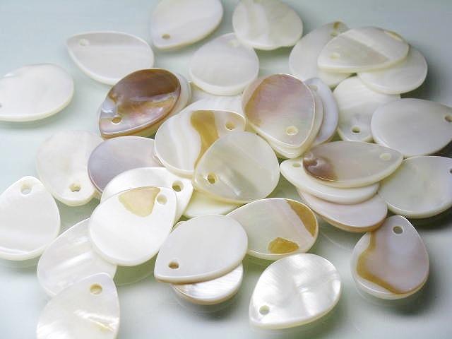 TOKO-BEADS AB307-53 Shell Charm 20mm AB307-53 シェルチャーム 20mm Asian bead & African bead  Handmade,Lampeork,bead,asia,india,ethnic,parts,accessory,beads とんぼ玉,ビーズ,トンボ玉,アジア,インド,エスニック,手作り,パーツ,アクセサリー