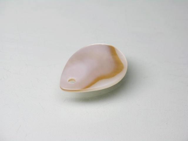 TOKO-BEADS AB307-53 Shell Charm 20mm AB307-53 シェルチャーム 20mm Asian bead & African bead  Handmade,Lampeork,bead,asia,india,ethnic,parts,accessory,beads とんぼ玉,ビーズ,トンボ玉,アジア,インド,エスニック,手作り,パーツ,アクセサリー