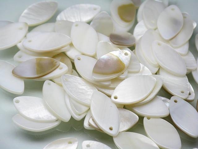 TOKO-BEADS AB307-57 Shell Charm 17.5mm AB307-57 シェルチャーム 17.5mm Asian bead & African bead  Handmade,Lampeork,bead,asia,india,ethnic,parts,accessory,beads とんぼ玉,ビーズ,トンボ玉,アジア,インド,エスニック,手作り,パーツ,アクセサリー