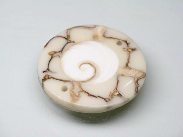 TOKO-BEADS AB307-59 Shell Charm 31mm AB307-59 シェルチャーム 31mm Asian bead & African bead  Handmade,Lampeork,bead,asia,india,ethnic,parts,accessory,beads とんぼ玉,ビーズ,トンボ玉,アジア,インド,エスニック,手作り,パーツ,アクセサリー