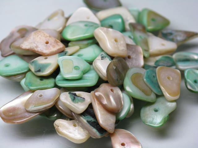 TOKO-BEADS AB309-04 Shell bead (30g) 8~20mm AB309-04 カラーシェルビーズ（30g） 8~20mm Asian bead & African bead  Handmade,Lampeork,bead,asia,india,ethnic,parts,accessory,beads とんぼ玉,ビーズ,トンボ玉,アジア,インド,エスニック,手作り,パーツ,アクセサリー