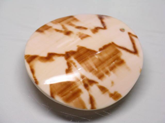 TOKO-BEADS AB312-05  Large Size Shell Charm 40mm AB312-05 大型シェルチャーム 40mm Asian bead & African bead  Handmade,Lampeork,bead,asia,india,ethnic,parts,accessory,beads とんぼ玉,ビーズ,トンボ玉,アジア,インド,エスニック,手作り,パーツ,アクセサリー
