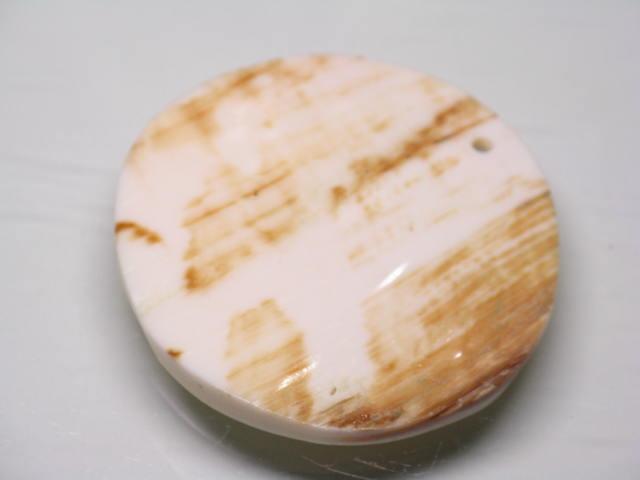 TOKO-BEADS AB312-11  Large Size Shell Charm 40mm AB312-11 大型シェルチャーム 40mm Asian bead & African bead  Handmade,Lampeork,bead,asia,india,ethnic,parts,accessory,beads とんぼ玉,ビーズ,トンボ玉,アジア,インド,エスニック,手作り,パーツ,アクセサリー