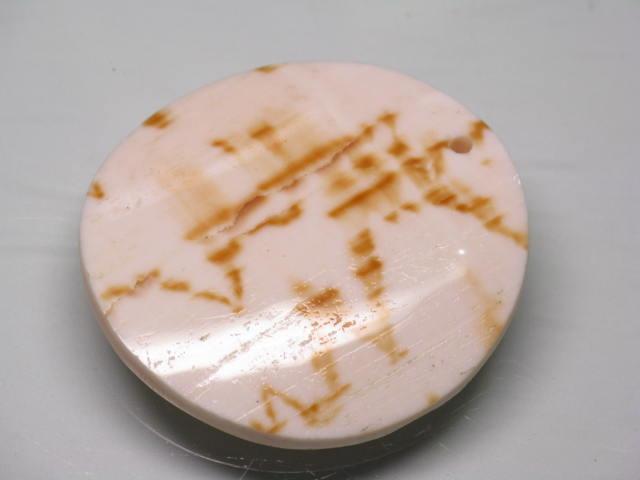 TOKO-BEADS AB312-17  Large Size Shell Charm 40mm AB312-17 大型シェルチャーム 40mm Asian bead & African bead  Handmade,Lampeork,bead,asia,india,ethnic,parts,accessory,beads とんぼ玉,ビーズ,トンボ玉,アジア,インド,エスニック,手作り,パーツ,アクセサリー