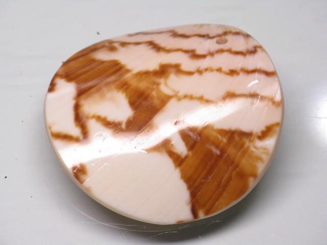 TOKO-BEADS AB312-28  Large Size Shell Charm 40mm AB312-28 大型シェルチャーム 40mm Asian bead & African bead  Handmade,Lampeork,bead,asia,india,ethnic,parts,accessory,beads とんぼ玉,ビーズ,トンボ玉,アジア,インド,エスニック,手作り,パーツ,アクセサリー