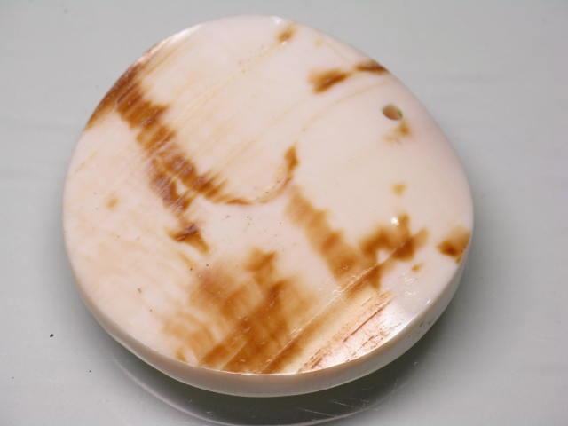 TOKO-BEADS AB312-29  Large Size Shell Charm 40mm AB312-29 大型シェルチャーム 40mm Asian bead & African bead  Handmade,Lampeork,bead,asia,india,ethnic,parts,accessory,beads とんぼ玉,ビーズ,トンボ玉,アジア,インド,エスニック,手作り,パーツ,アクセサリー