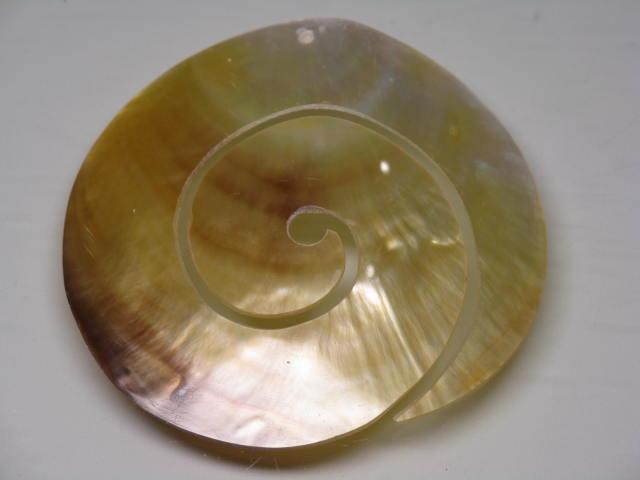 TOKO-BEADS AB318-07  Large Size Shell Charm 60mm AB318-07 大型シェルチャーム 60mm Asian bead & African bead  Handmade,Lampeork,bead,asia,india,ethnic,parts,accessory,beads とんぼ玉,ビーズ,トンボ玉,アジア,インド,エスニック,手作り,パーツ,アクセサリー