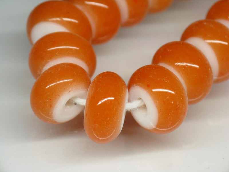 TOKO-BEADS AG007N-08 White Heart bead (strand) 11~12mm AG007N-08 ホワイトハートビーズ（連） 11~12mm Asian bead & African bead  Handmade,Lampeork,bead,asia,india,ethnic,parts,accessory,beads とんぼ玉,ビーズ,トンボ玉,アジア,インド,エスニック,手作り,パーツ,アクセサリー