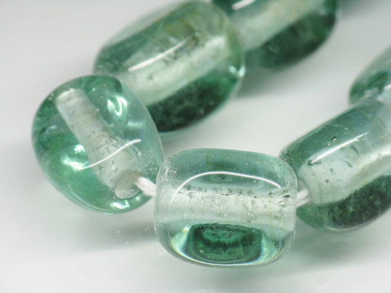 TOKO-BEADS AG011N-02 Glass bead (L) (strand) 12~13mm AG011N-02 三角とんぼ玉L（連） 12~13mm Asian bead & African bead  Handmade,Lampeork,bead,asia,india,ethnic,parts,accessory,beads とんぼ玉,ビーズ,トンボ玉,アジア,インド,エスニック,手作り,パーツ,アクセサリー