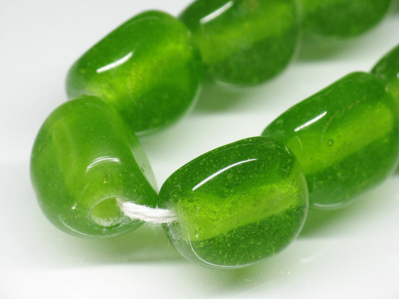TOKO-BEADS AG011N-03 Glass bead (L) (strand) 12~13mm AG011N-03 三角とんぼ玉L（連） 12~13mm Asian bead & African bead  Handmade,Lampeork,bead,asia,india,ethnic,parts,accessory,beads とんぼ玉,ビーズ,トンボ玉,アジア,インド,エスニック,手作り,パーツ,アクセサリー