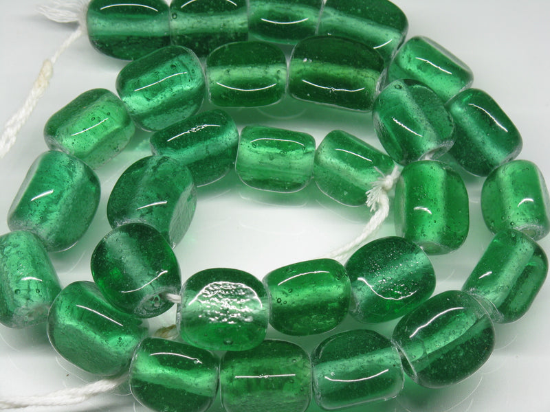 TOKO-BEADS AG011N-04 Glass bead (L) (strand) 12~13mm AG011N-04 三角とんぼ玉L（連） 12~13mm Asian bead & African bead  Handmade,Lampeork,bead,asia,india,ethnic,parts,accessory,beads とんぼ玉,ビーズ,トンボ玉,アジア,インド,エスニック,手作り,パーツ,アクセサリー