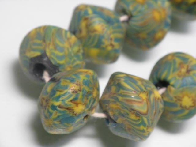 TOKO-BEADS AG019N-03 Glass bead (strand) 17.5~18.5mm AG019N-03 そろばん型とんぼ玉（連） 17.5~18.5mm Asian bead & African bead  Handmade,Lampeork,bead,asia,india,ethnic,parts,accessory,beads とんぼ玉,ビーズ,トンボ玉,アジア,インド,エスニック,手作り,パーツ,アクセサリー