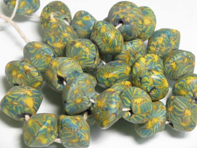 TOKO-BEADS AG019N-03 Glass bead (strand) 17.5~18.5mm AG019N-03 そろばん型とんぼ玉（連） 17.5~18.5mm Asian bead & African bead  Handmade,Lampeork,bead,asia,india,ethnic,parts,accessory,beads とんぼ玉,ビーズ,トンボ玉,アジア,インド,エスニック,手作り,パーツ,アクセサリー