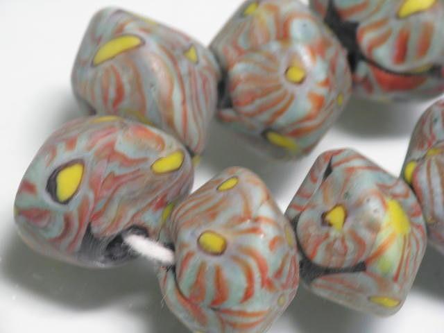 TOKO-BEADS AG019N-05 Glass bead (strand) 17.5~18.5mm AG019N-05 そろばん型とんぼ玉（連） 17.5~18.5mm Asian bead & African bead  Handmade,Lampeork,bead,asia,india,ethnic,parts,accessory,beads とんぼ玉,ビーズ,トンボ玉,アジア,インド,エスニック,手作り,パーツ,アクセサリー