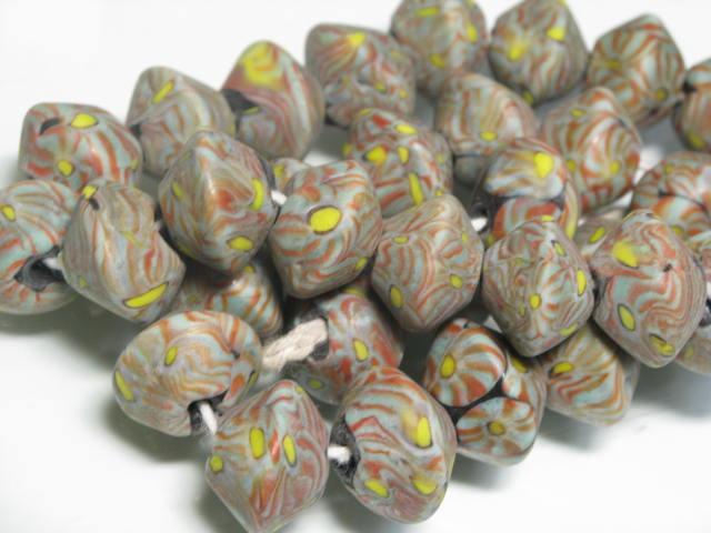 TOKO-BEADS AG019N-05 Glass bead (strand) 17.5~18.5mm AG019N-05 そろばん型とんぼ玉（連） 17.5~18.5mm Asian bead & African bead  Handmade,Lampeork,bead,asia,india,ethnic,parts,accessory,beads とんぼ玉,ビーズ,トンボ玉,アジア,インド,エスニック,手作り,パーツ,アクセサリー